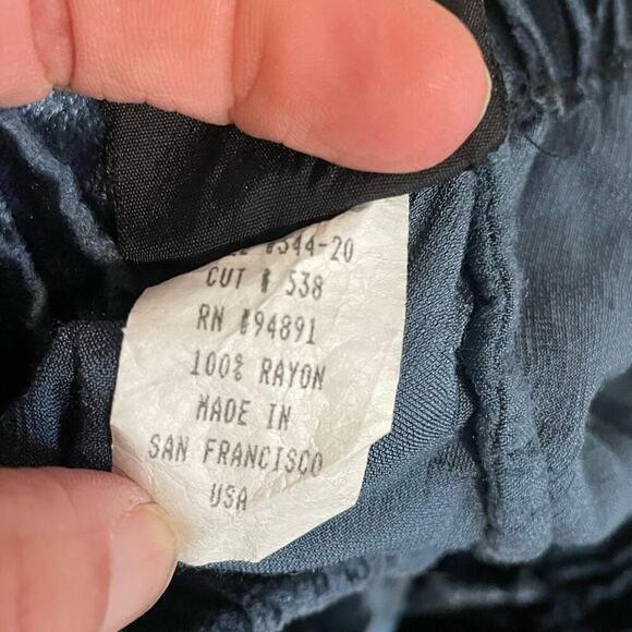 Mike & Tod Rayon skirt, beautiful blue. Fits like a medium. - Picture 6 of 6